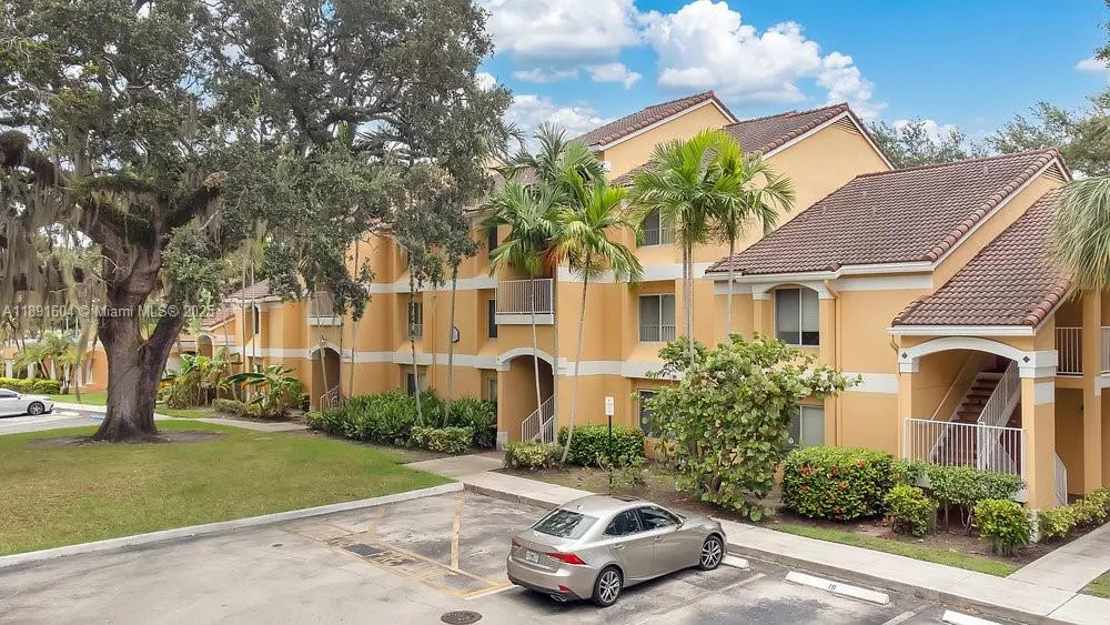 2321 NW 33rd St, #215