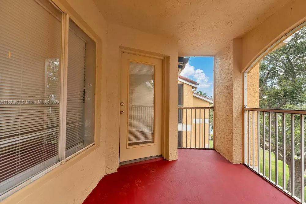 2321 NW 33rd St, #215