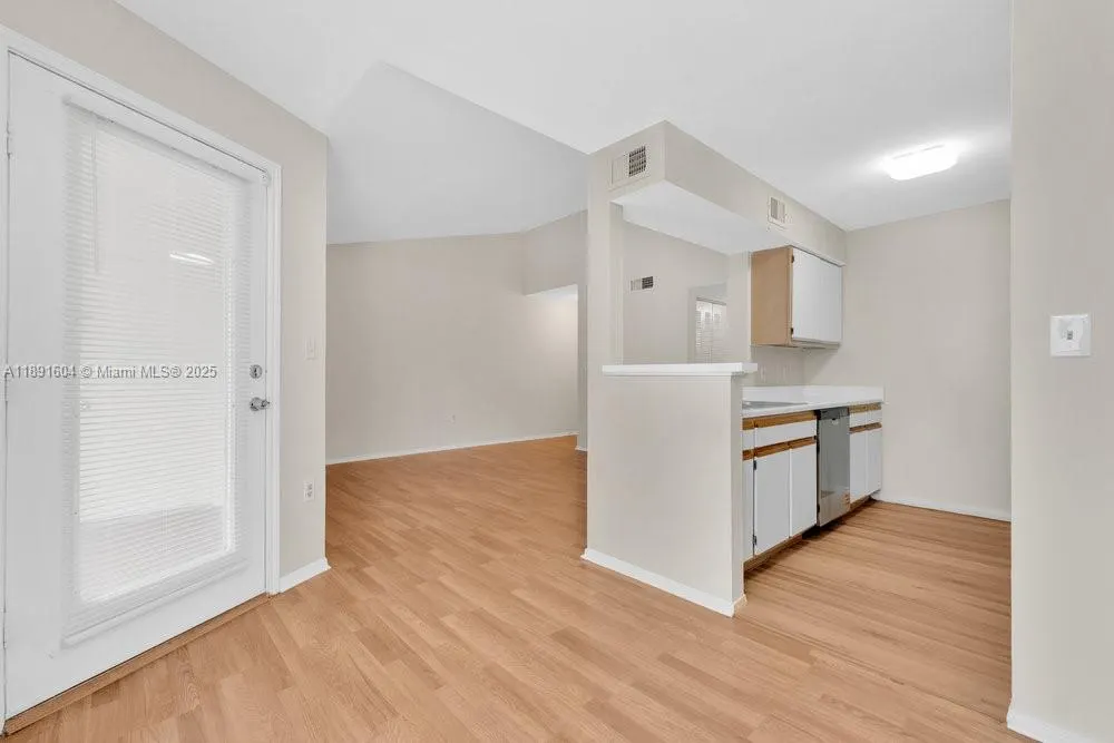 2321 NW 33rd St, #215
