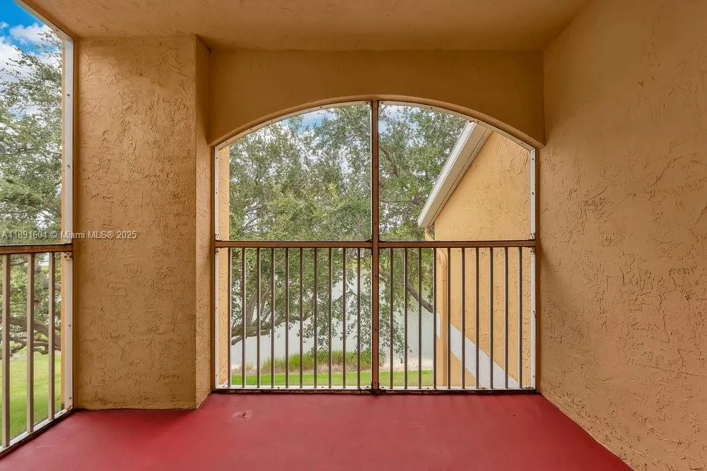 2321 NW 33rd St, #215