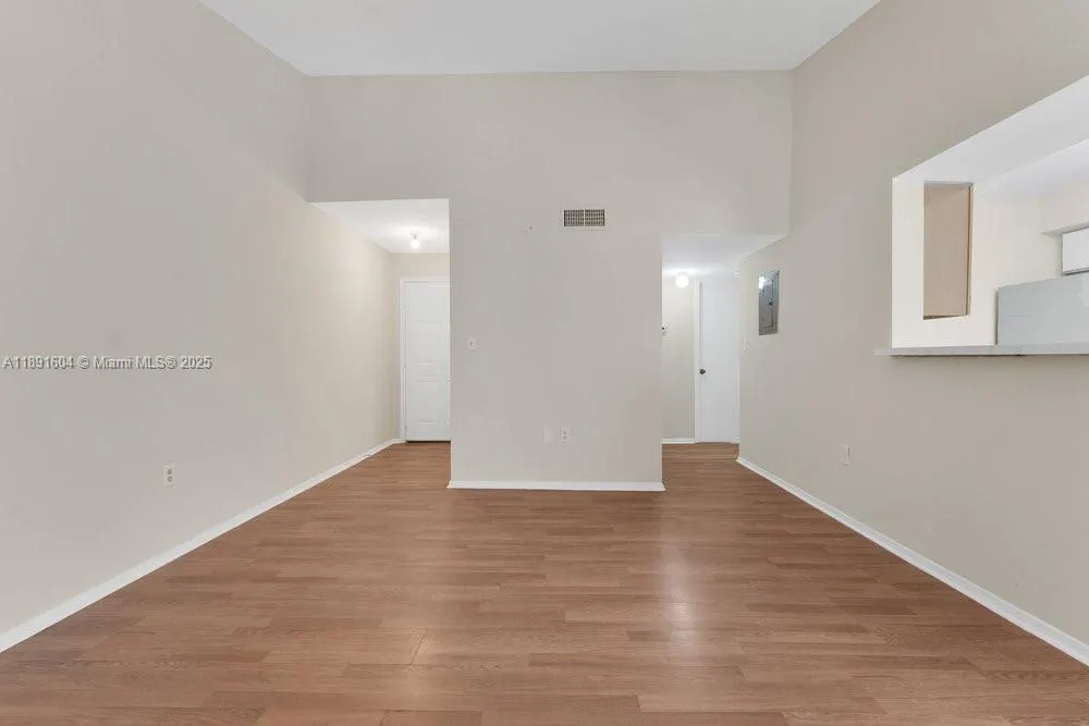 2321 NW 33rd St, #215