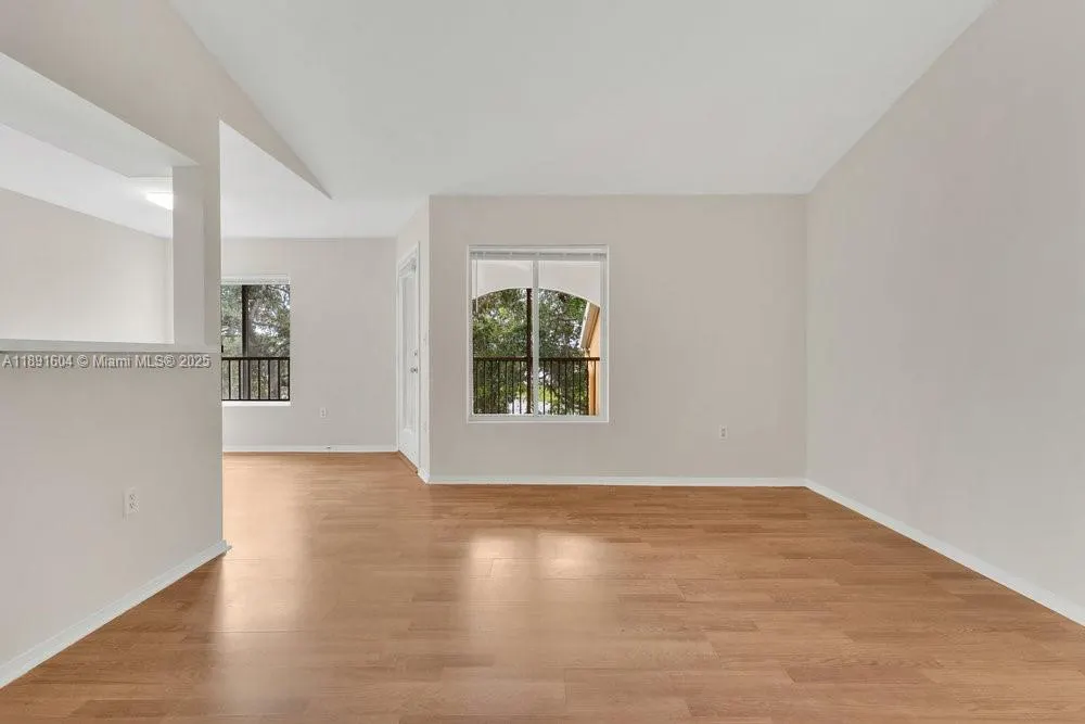 2321 NW 33rd St, #215