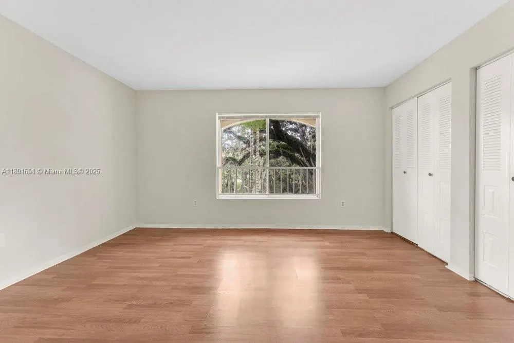 2321 NW 33rd St, #215