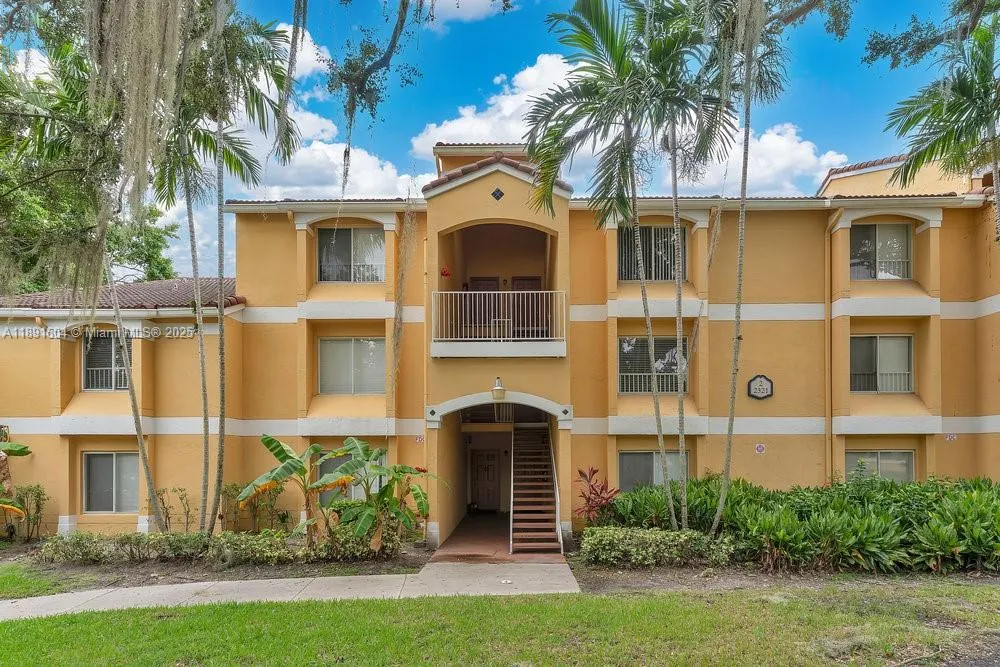 2321 NW 33rd St, #215