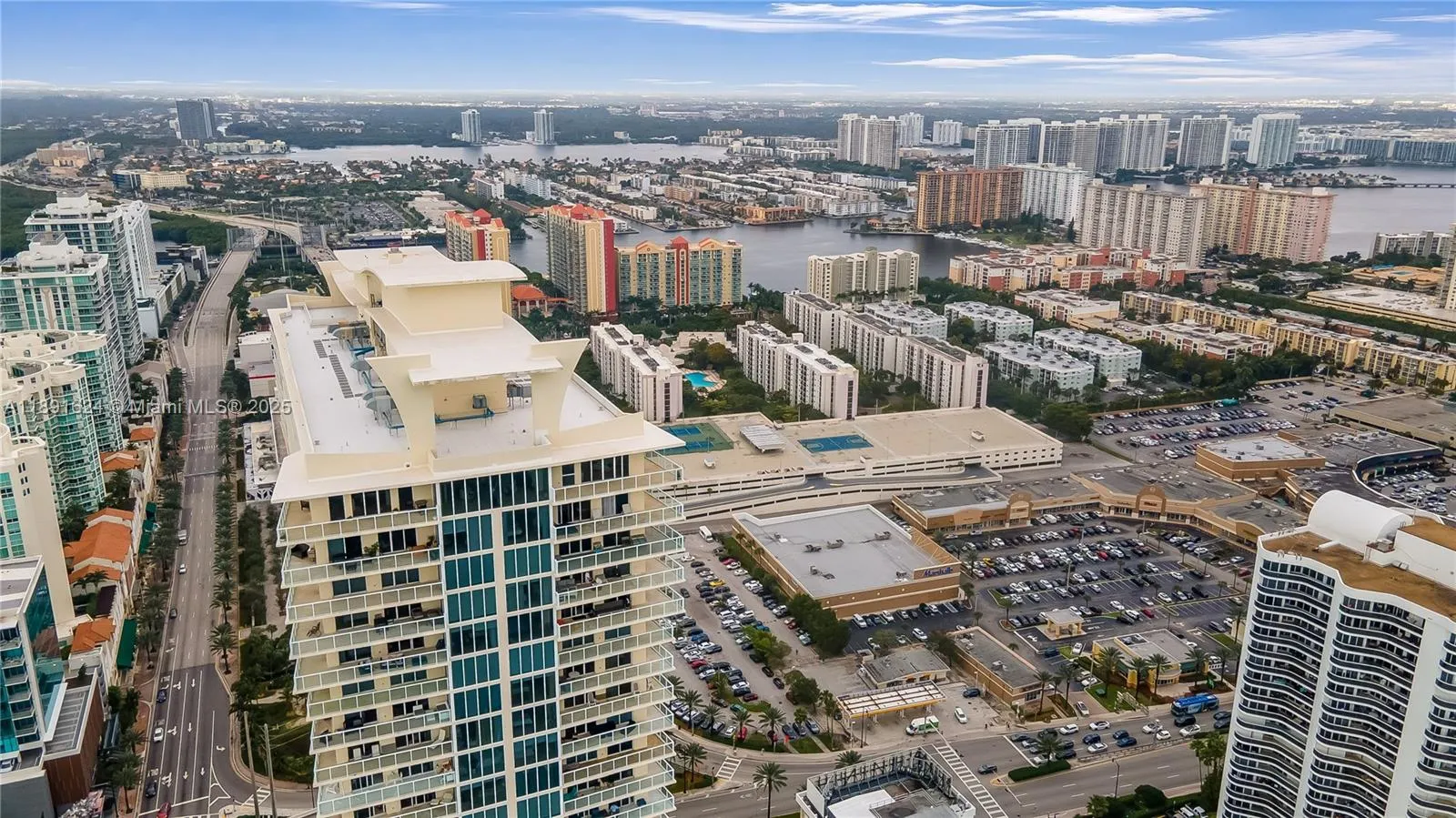 16699 Collins Ave, #2602