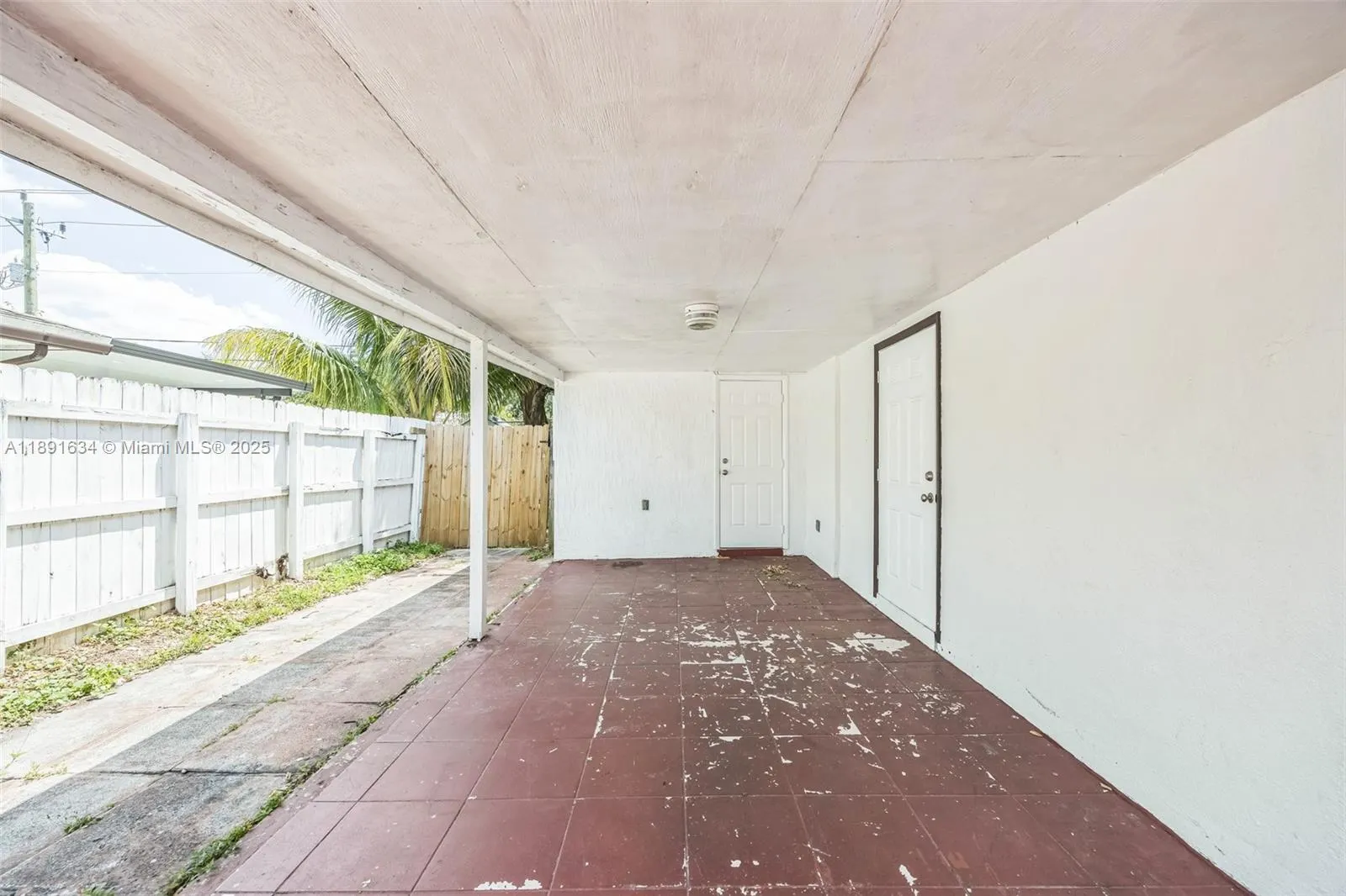 2515 N 66th Ave