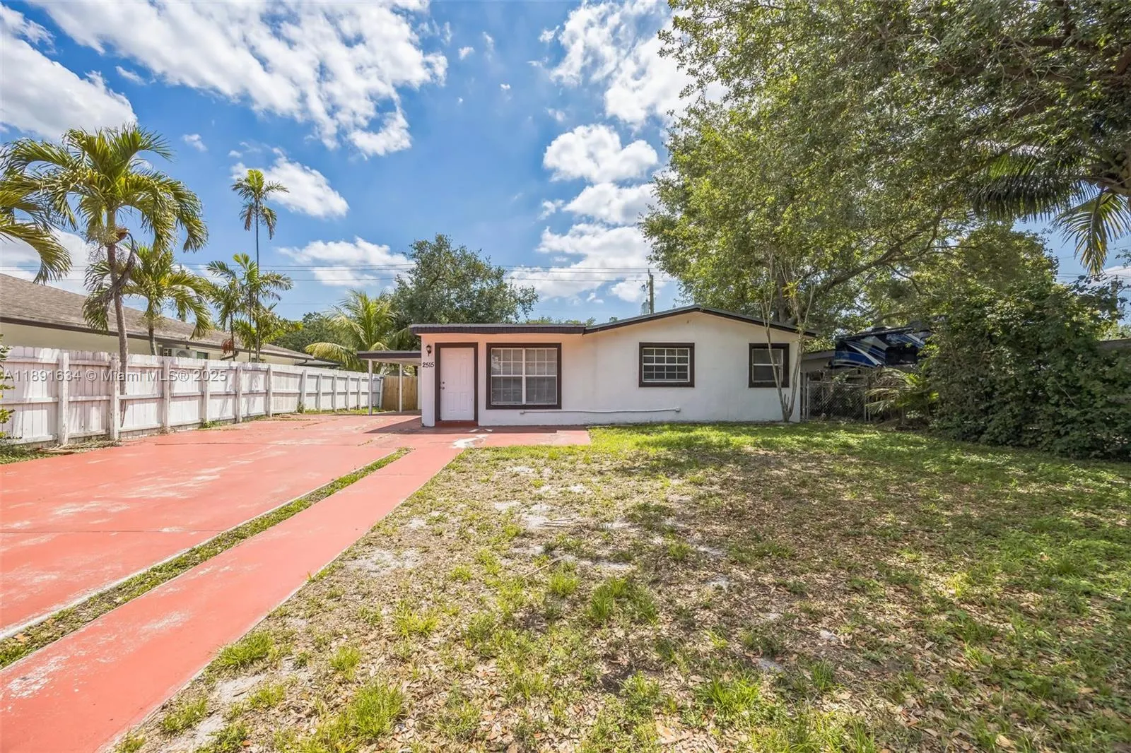 2515 N 66th Ave