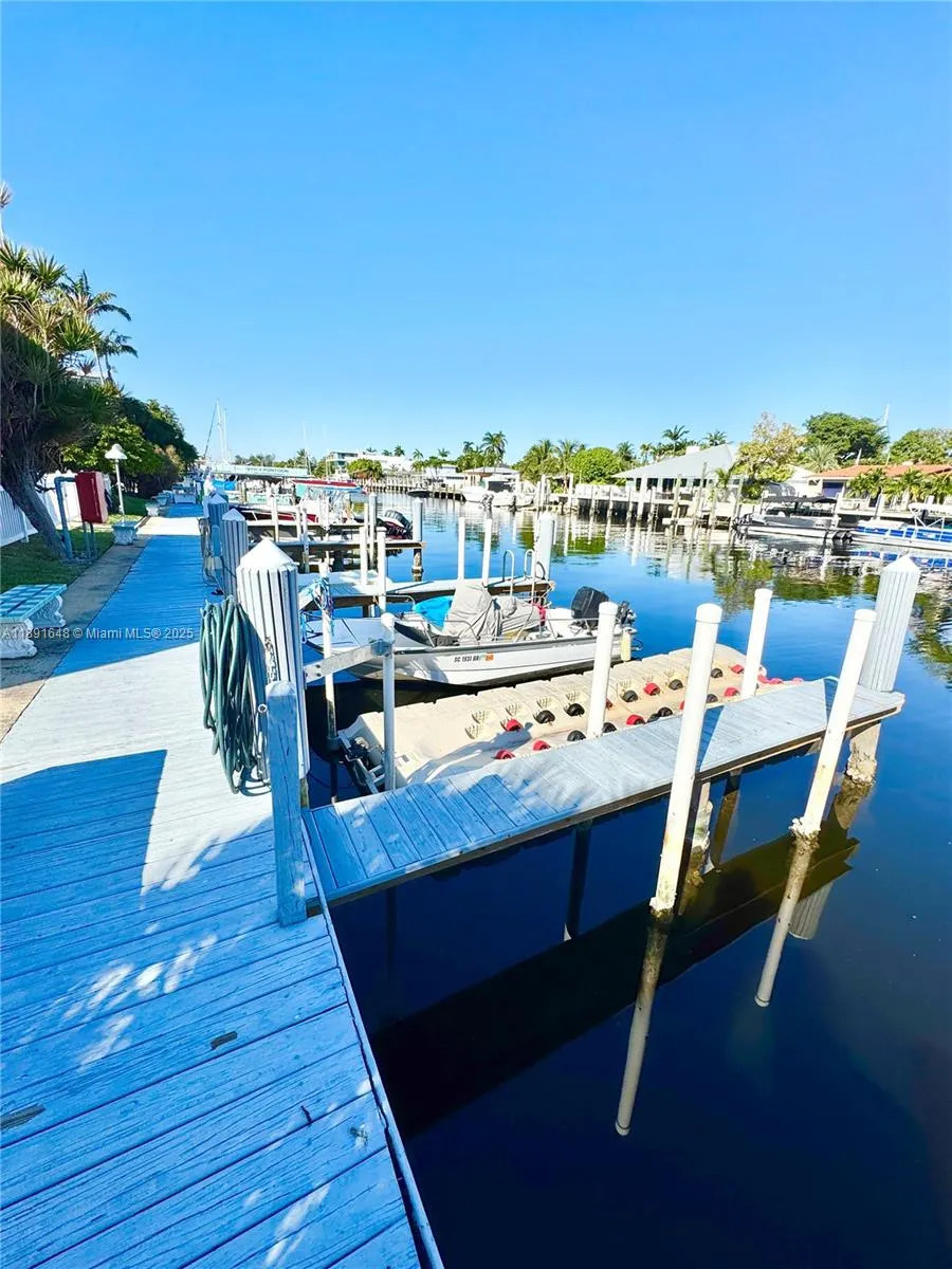 1601 SE 15th St, #1B