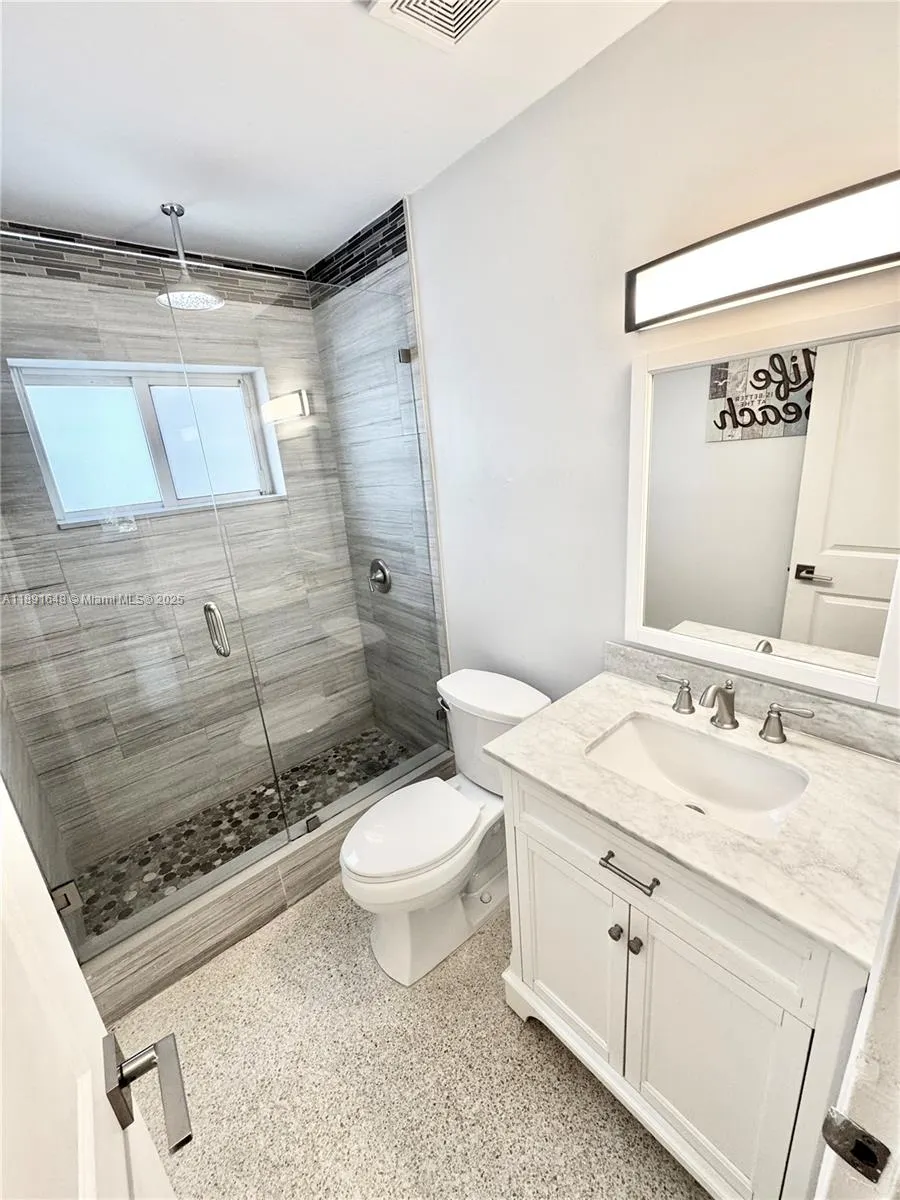 1601 SE 15th St, #1B