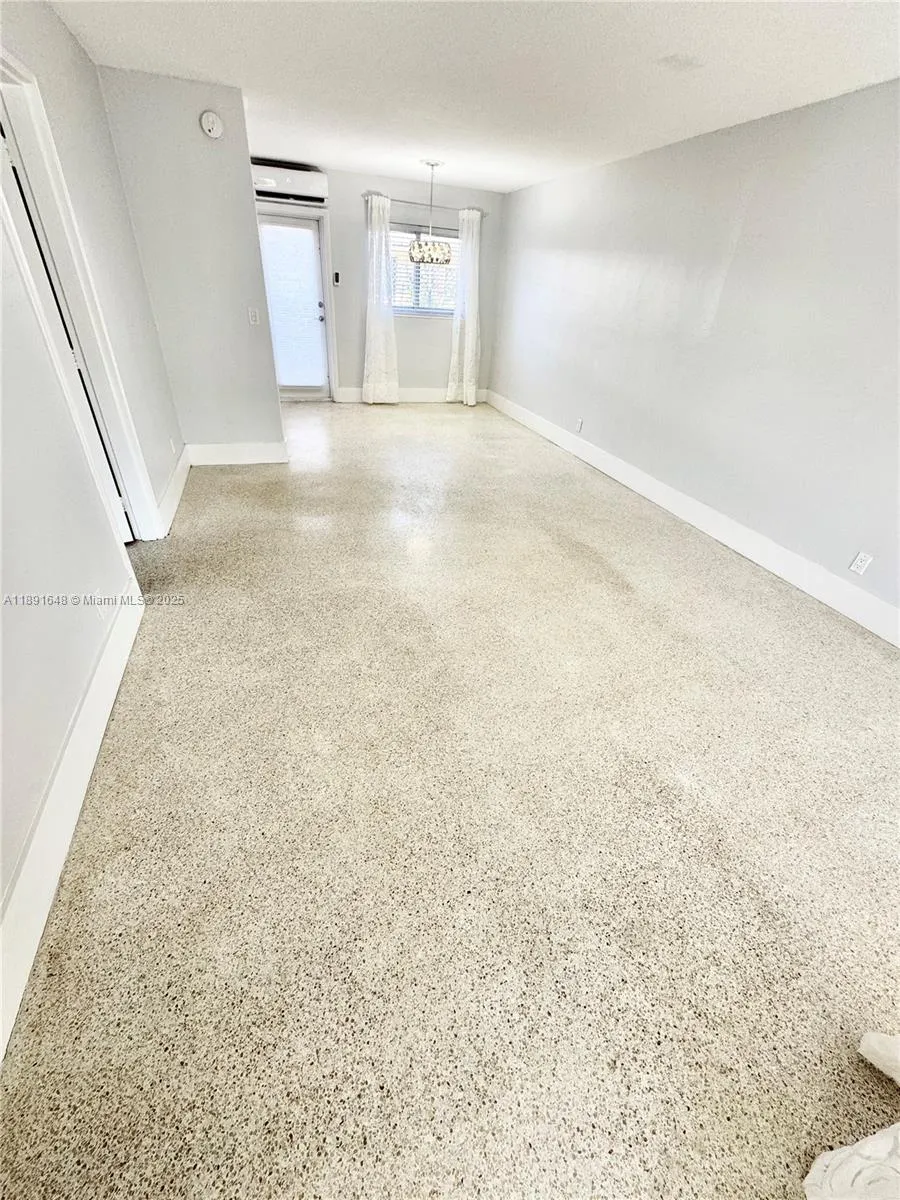 1601 SE 15th St, #1B
