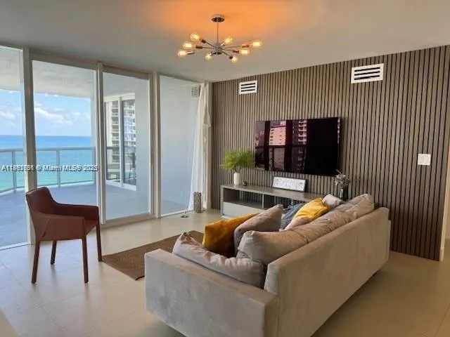 6301 Collins Ave, #1608