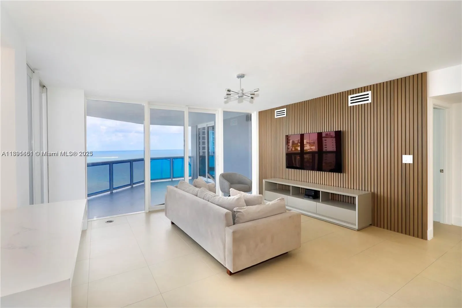 6301 Collins Ave, #1608