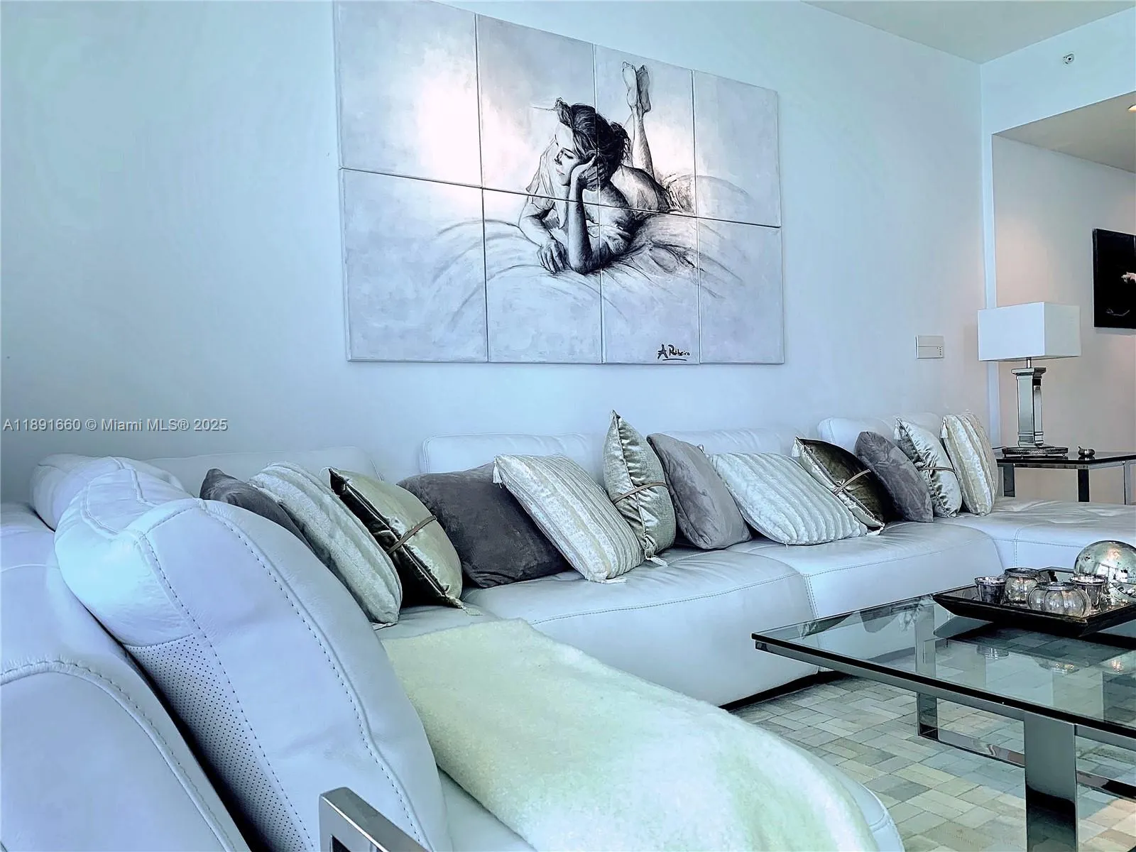 17001 Collins Ave, #1407