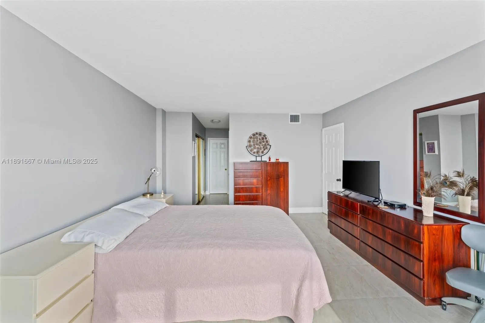3800 S Ocean Dr, #1722