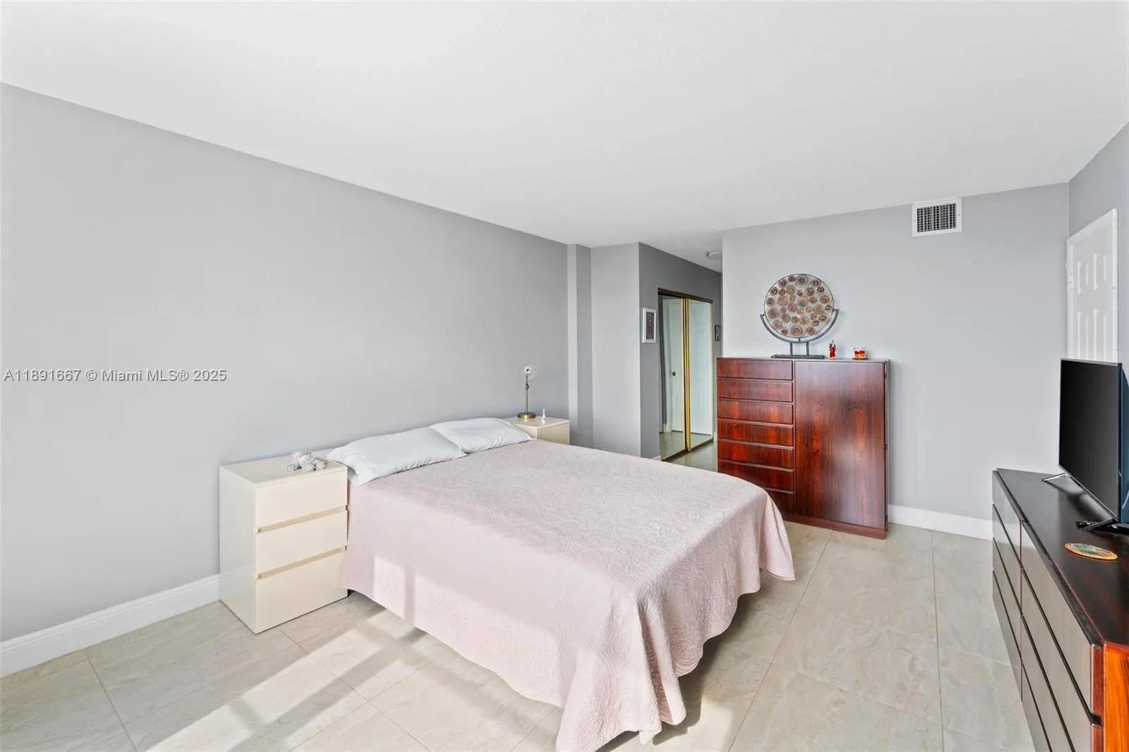 3800 S Ocean Dr, #1722