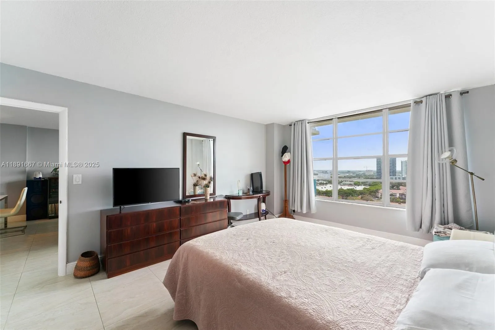 3800 S Ocean Dr, #1722