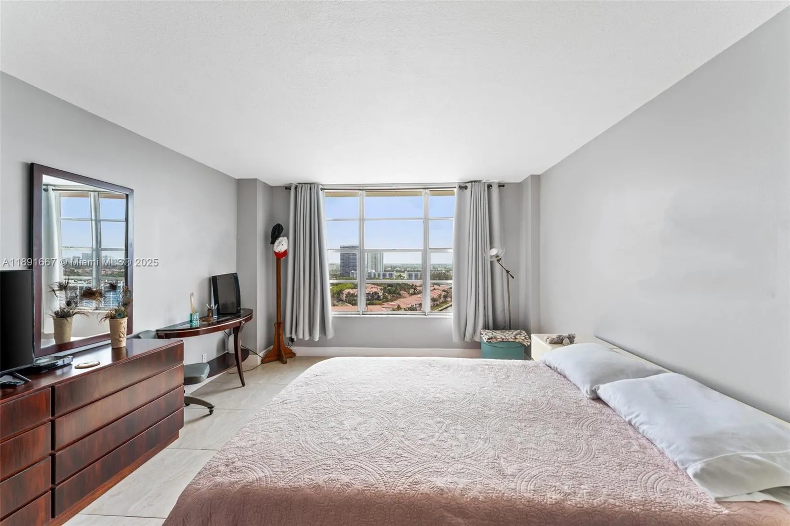 3800 S Ocean Dr, #1722
