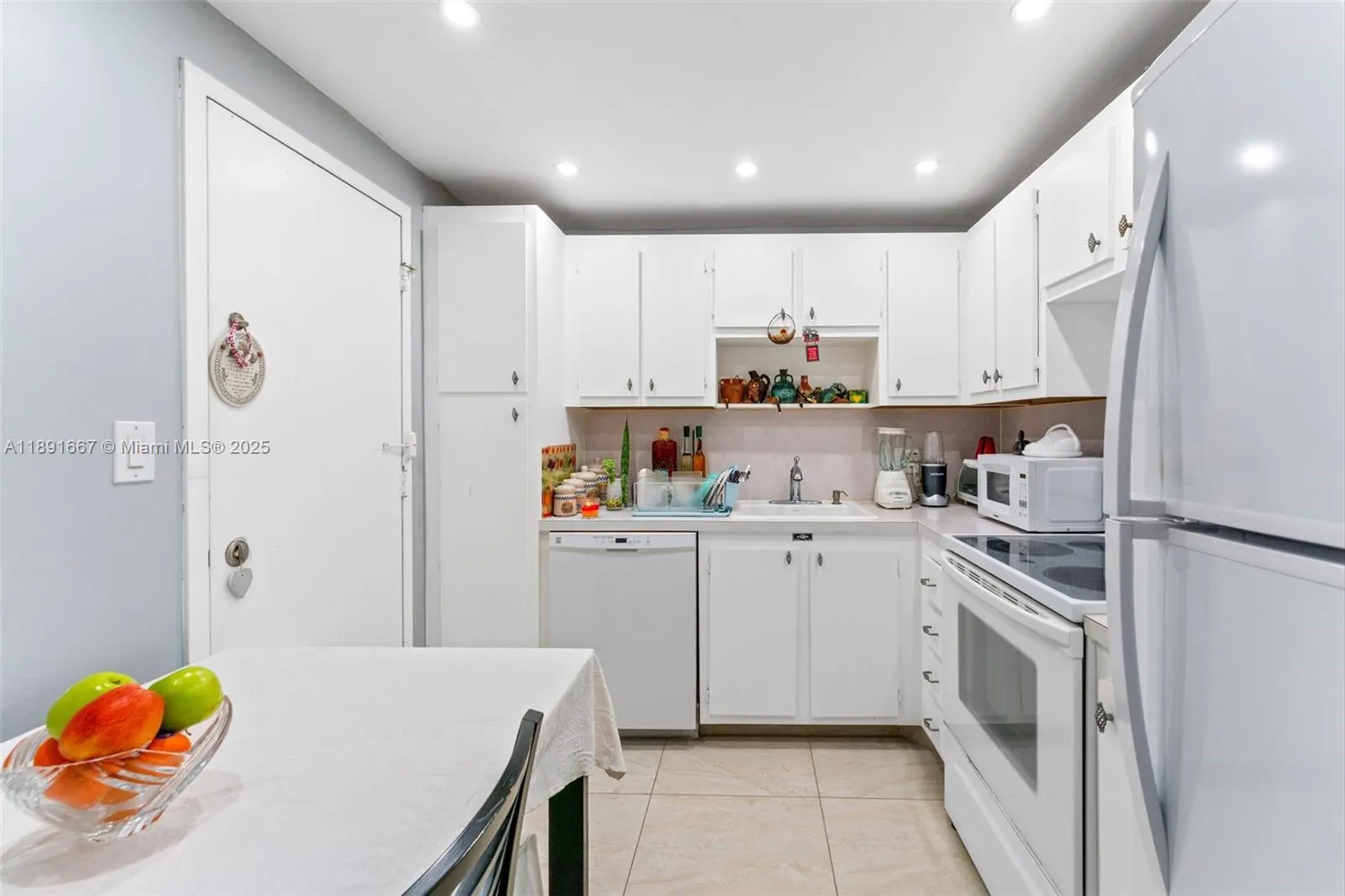 3800 S Ocean Dr, #1722