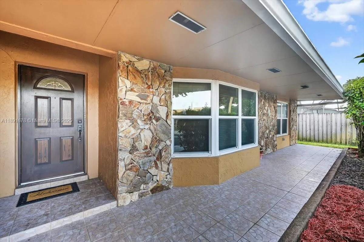 1621 NW 110th Ter