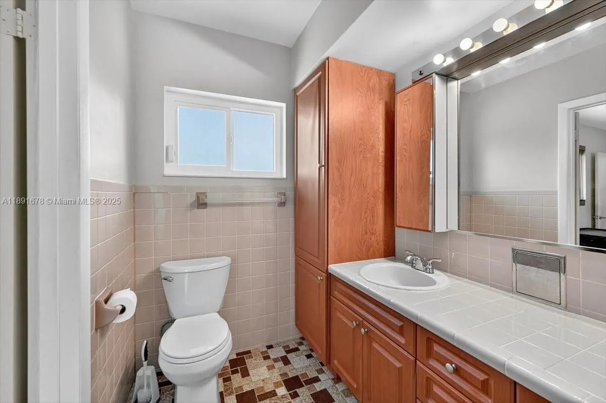 1621 NW 110th Ter