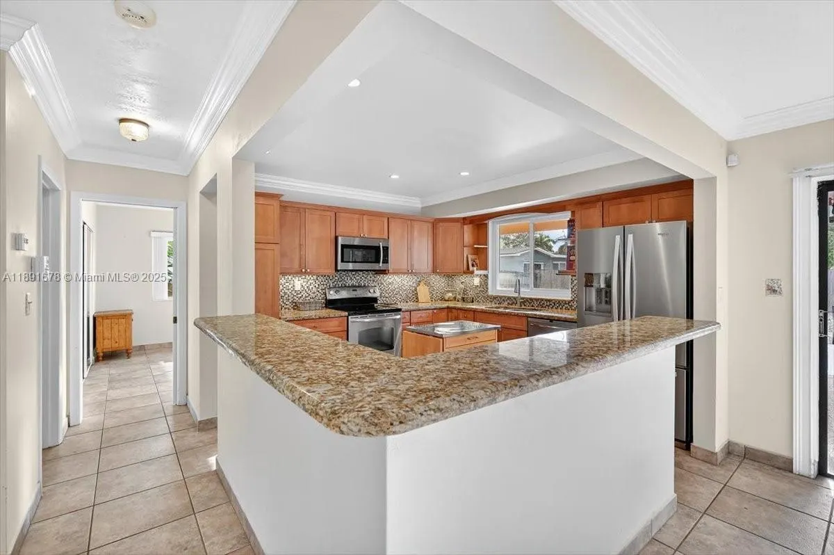 1621 NW 110th Ter
