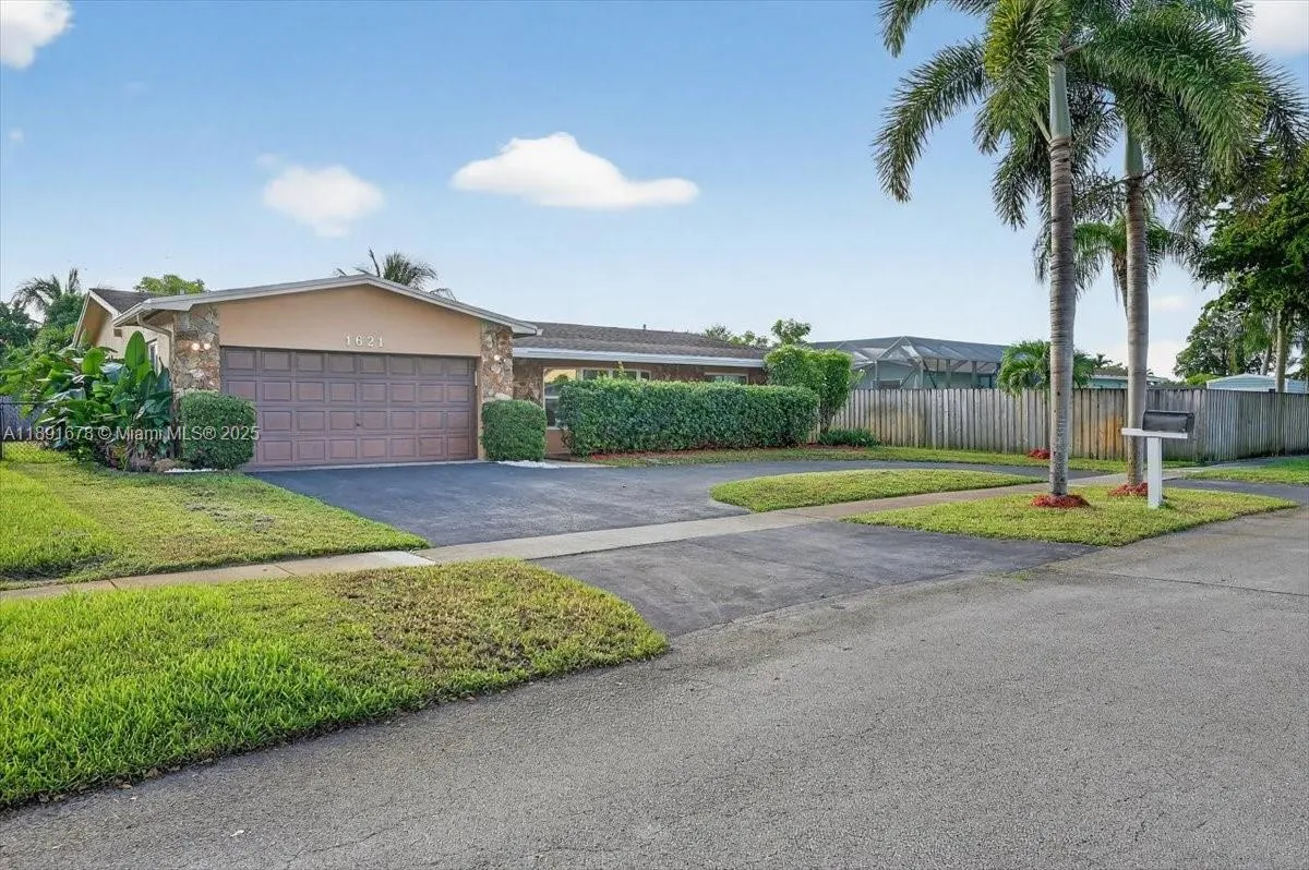 1621 NW 110th Ter