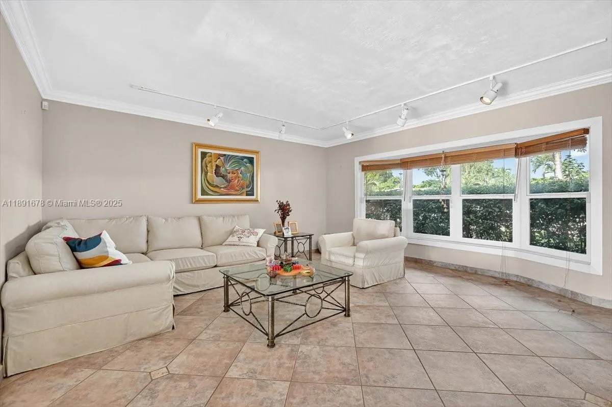 1621 NW 110th Ter