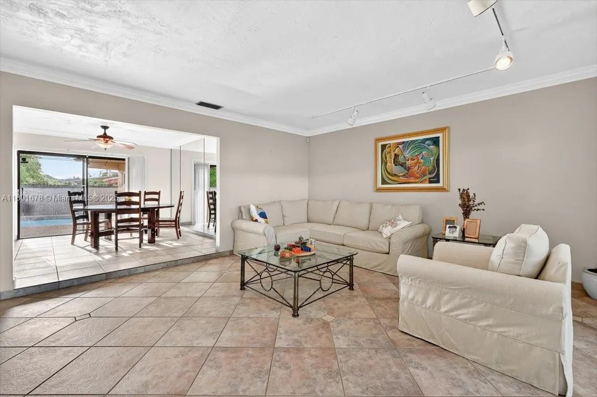 1621 NW 110th Ter