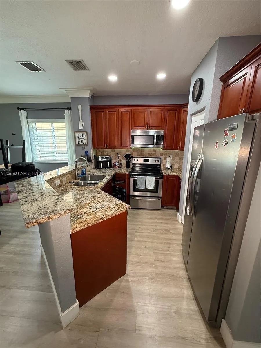 6580 Catalina Ln, #6580