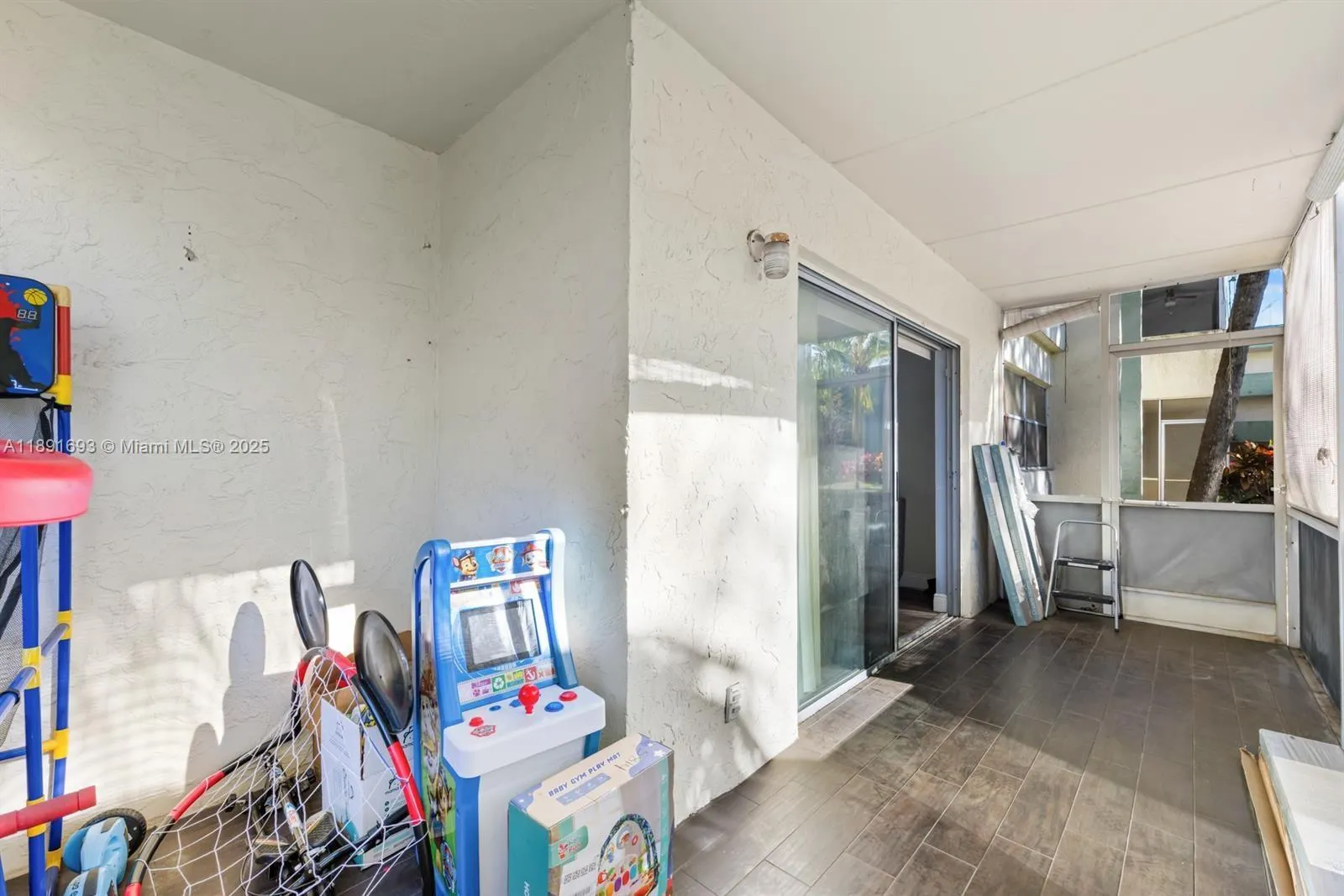 6075 N Sabal Palm Blvd, #114