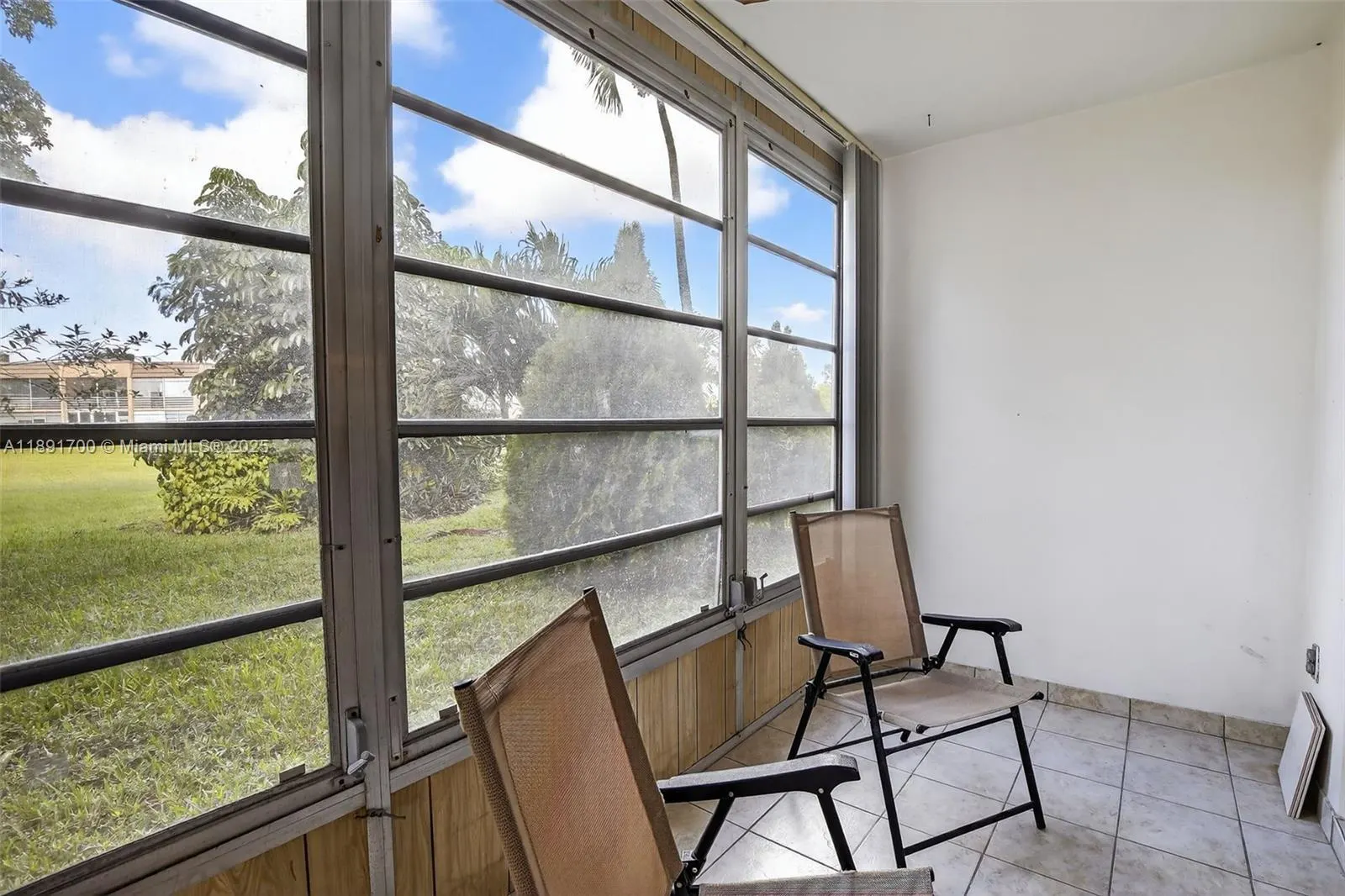 9041 Sunrise Lakes Blvd, #107