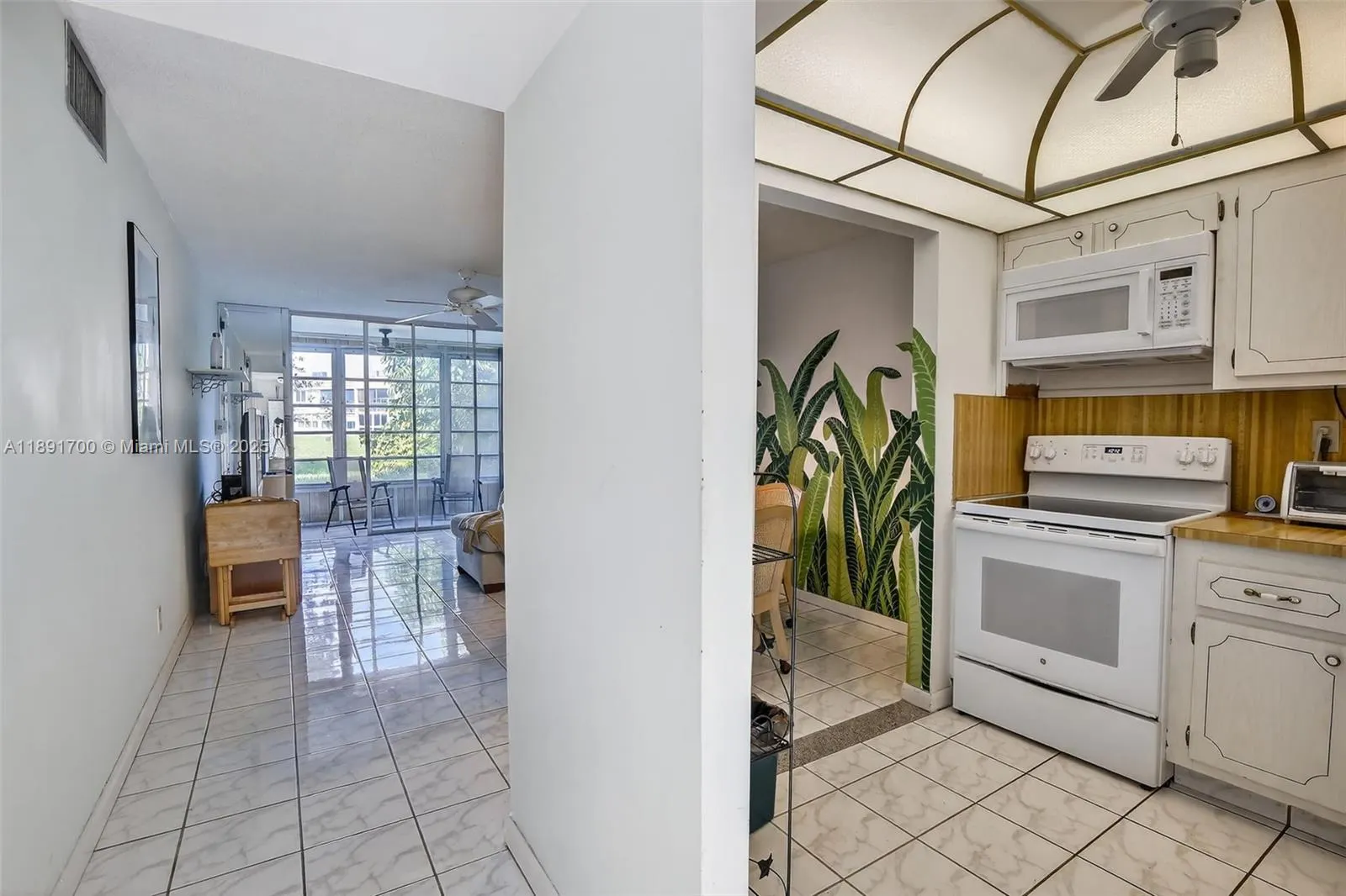 9041 Sunrise Lakes Blvd, #107