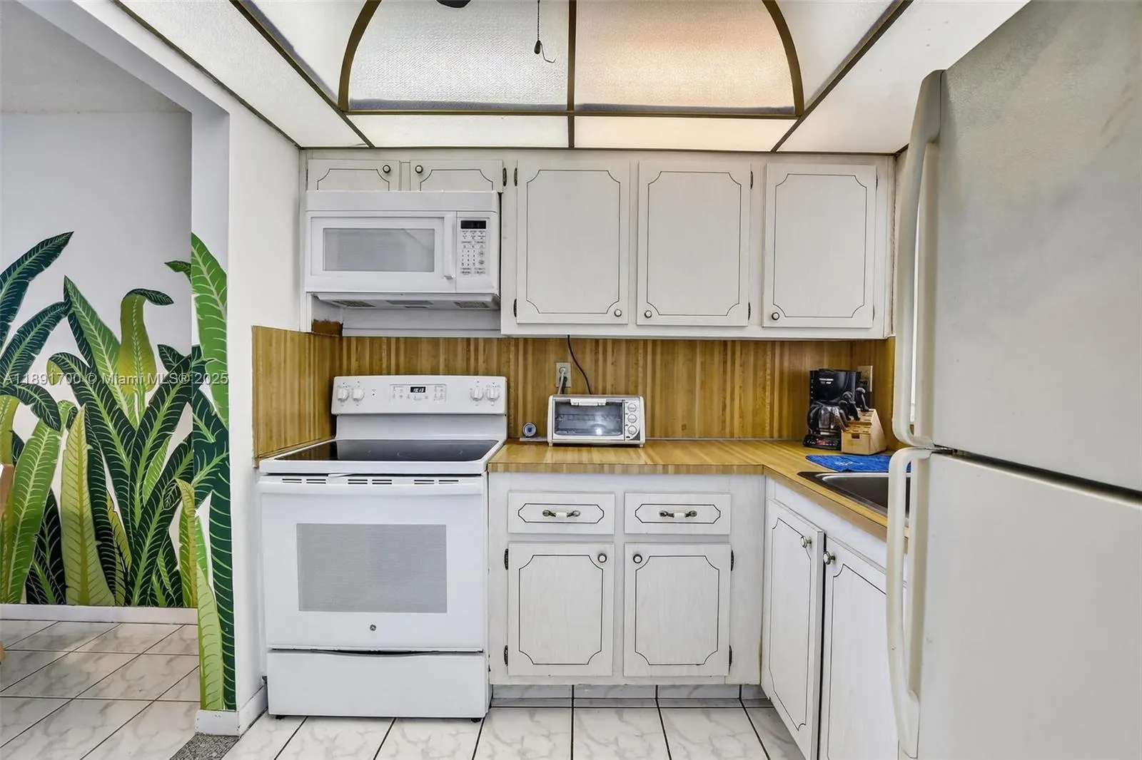 9041 Sunrise Lakes Blvd, #107