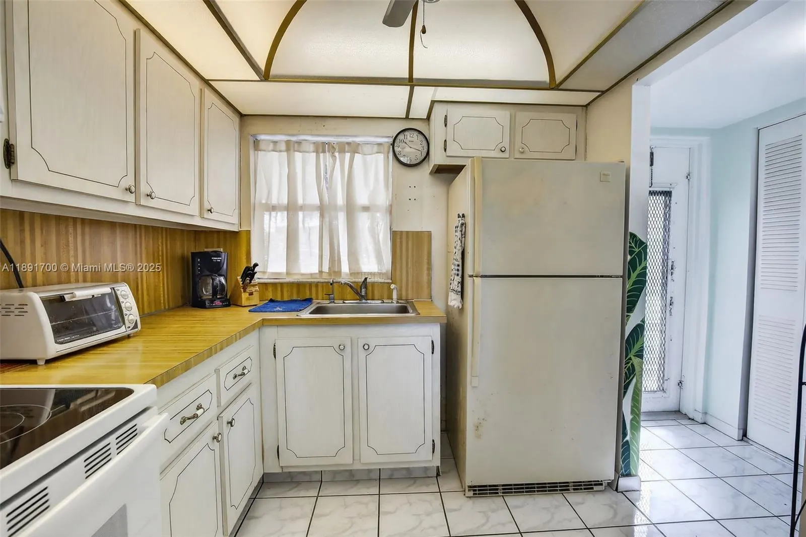 9041 Sunrise Lakes Blvd, #107