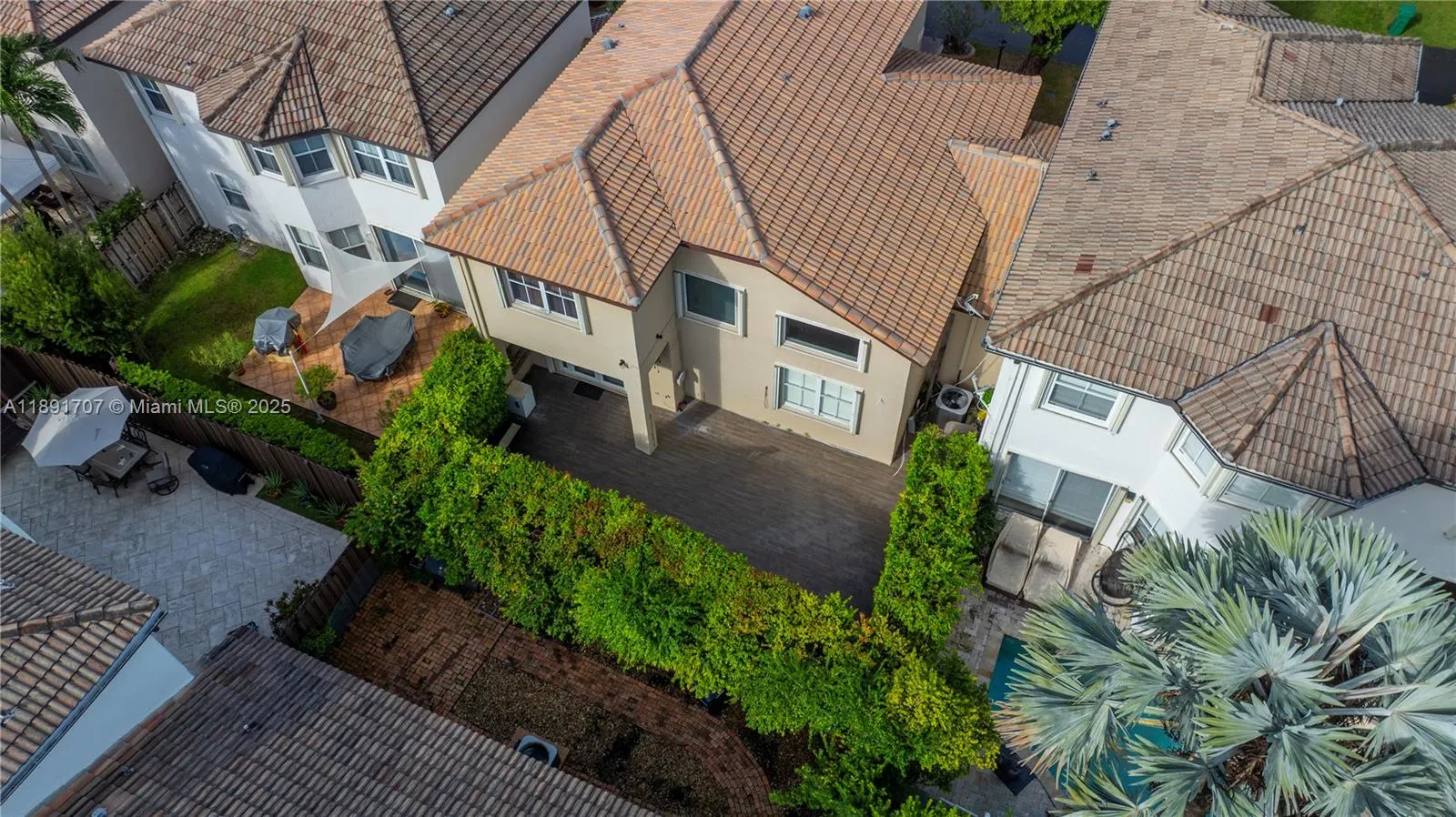 4863 NW 109th Path