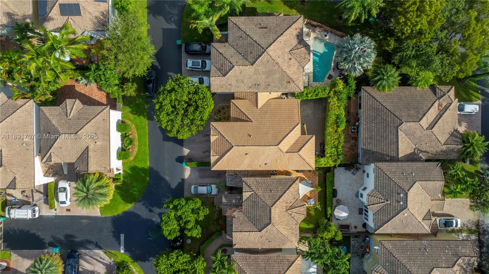 4863 NW 109th Path