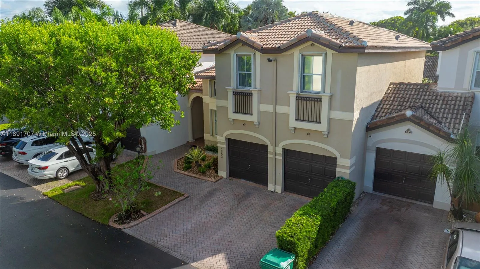 4863 NW 109th Path