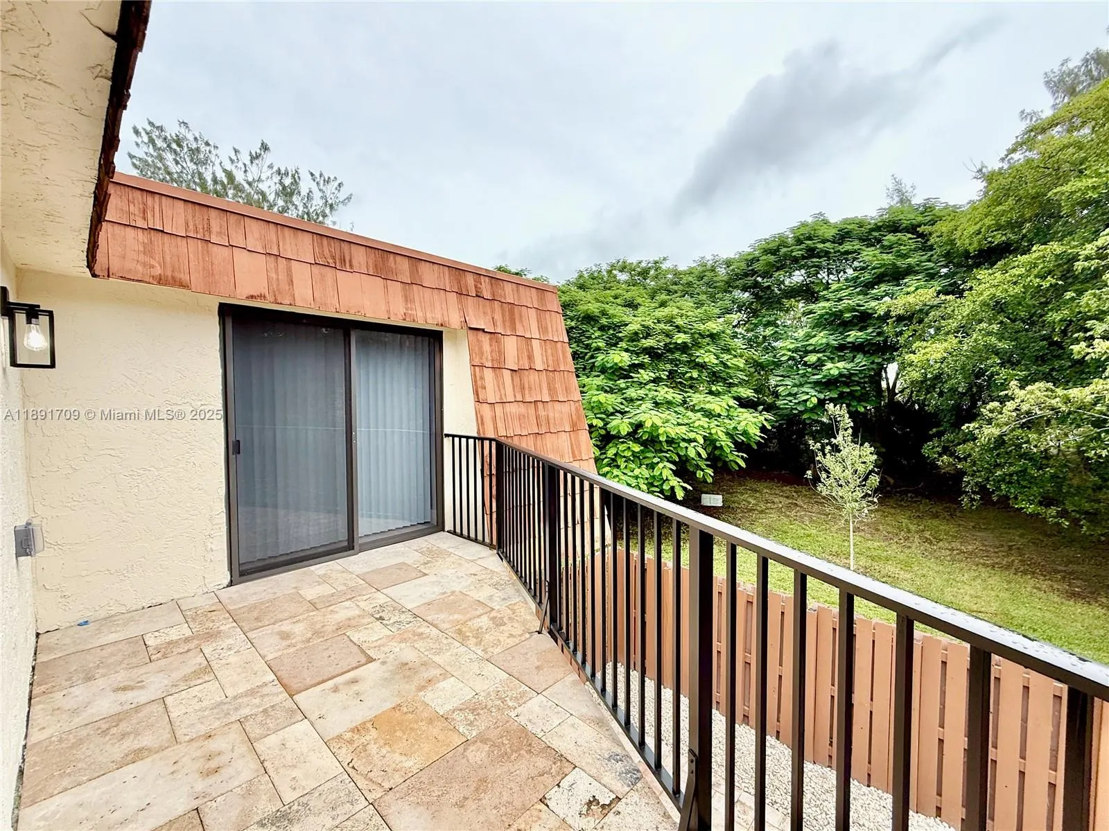 8429 N Coral Cir