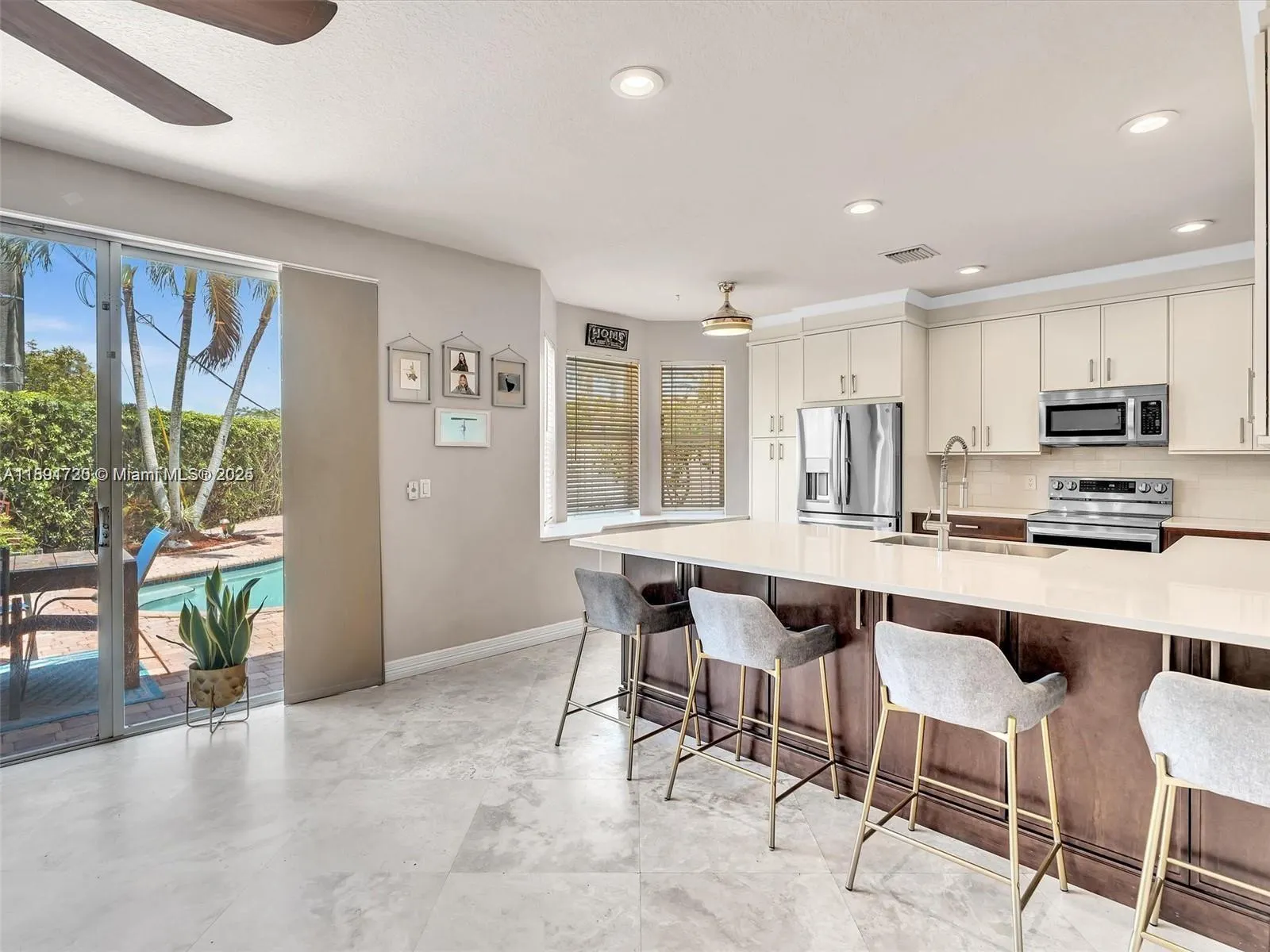 214 La Costa Ct