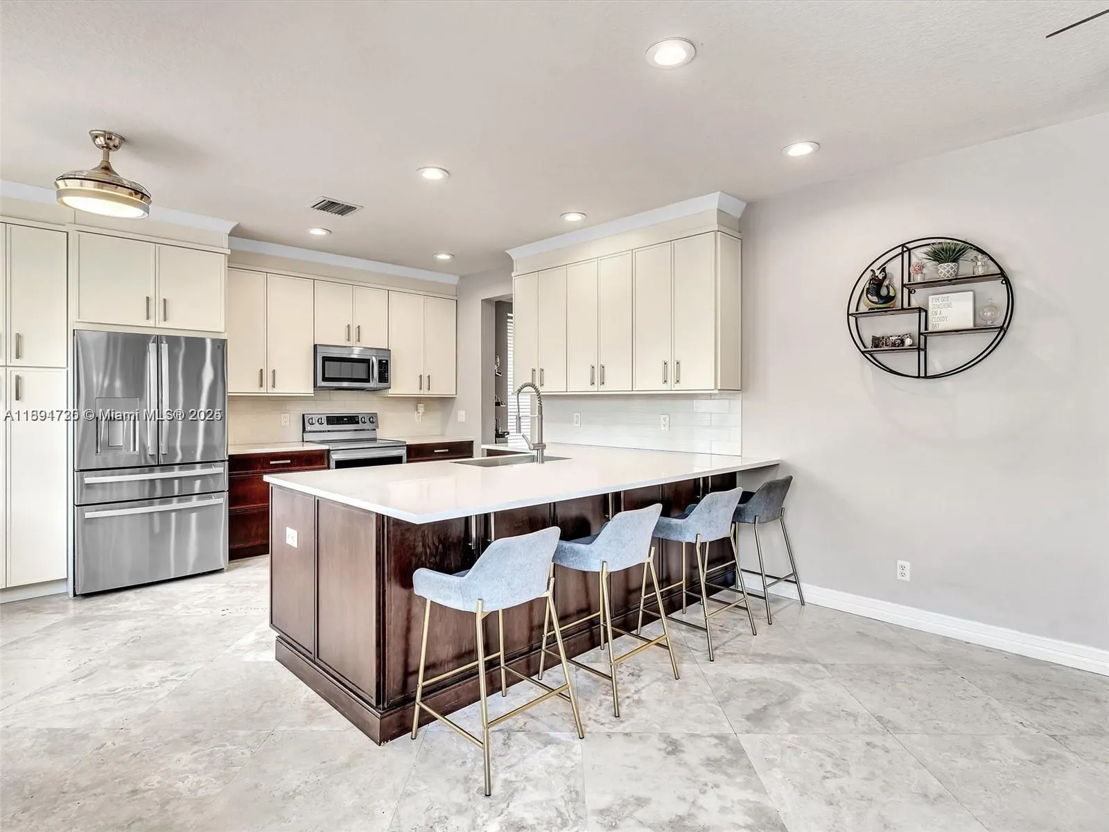 214 La Costa Ct