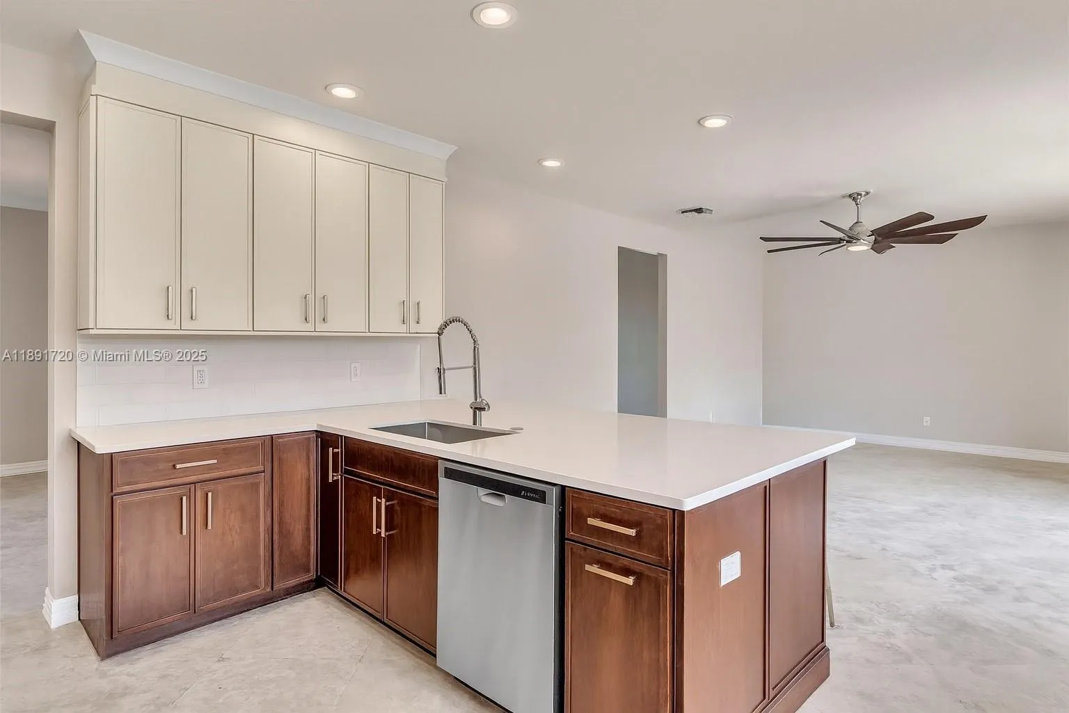 214 La Costa Ct