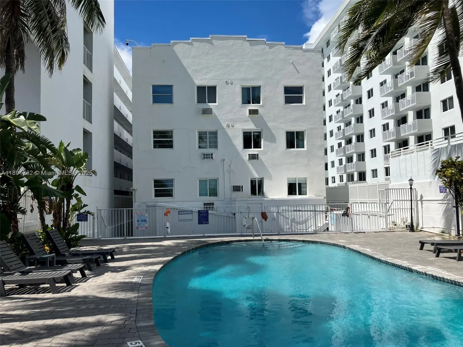 335 Ocean Dr, #306
