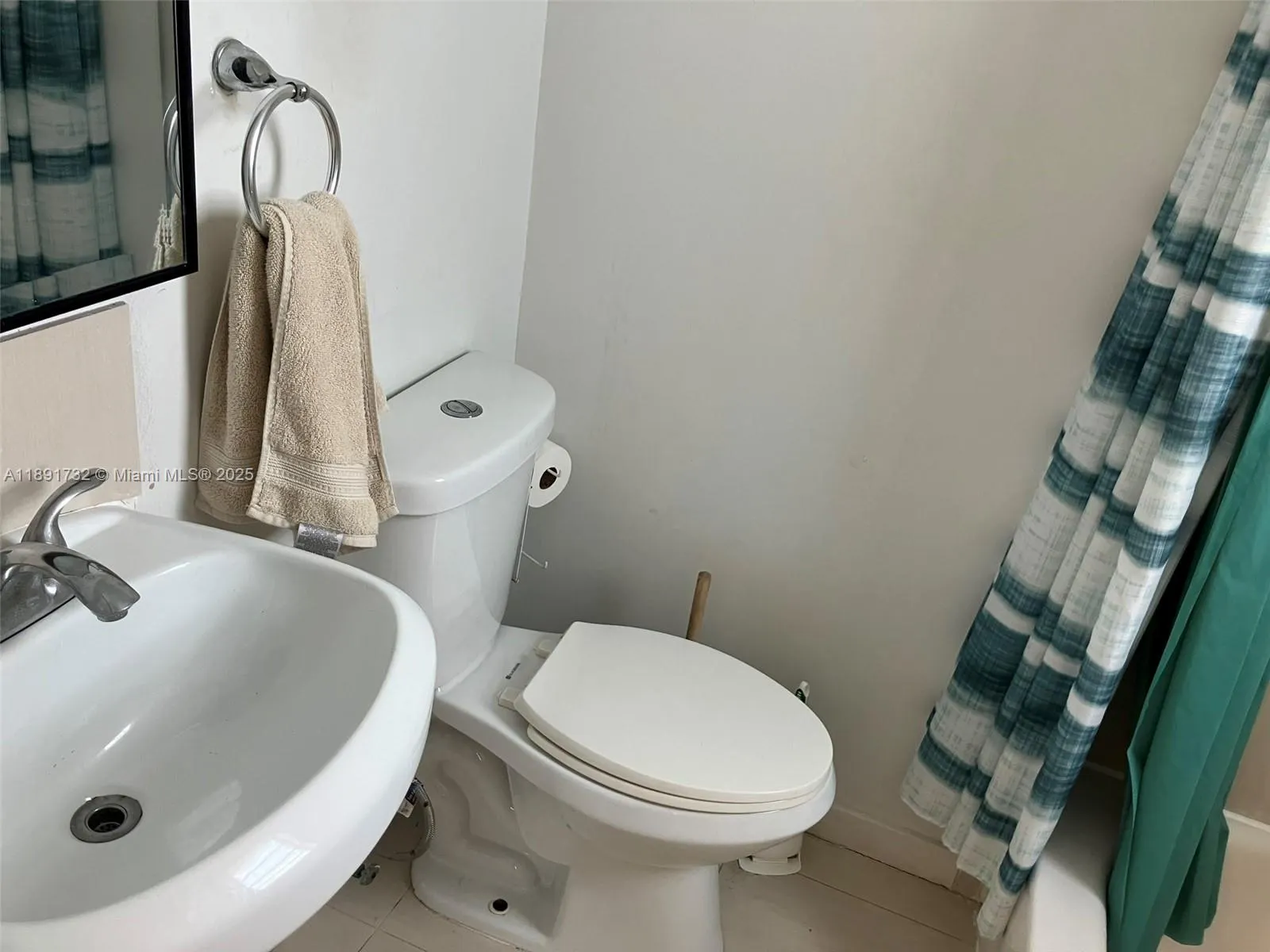 335 Ocean Dr, #306