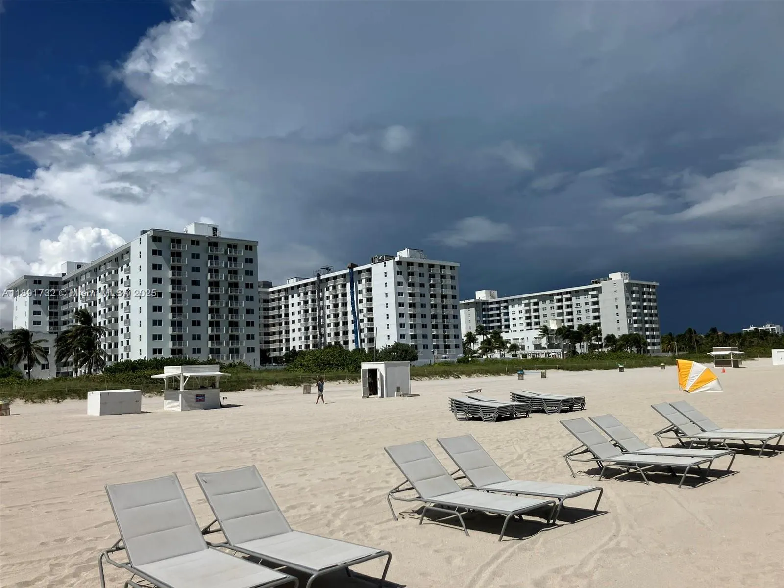335 Ocean Dr, #306