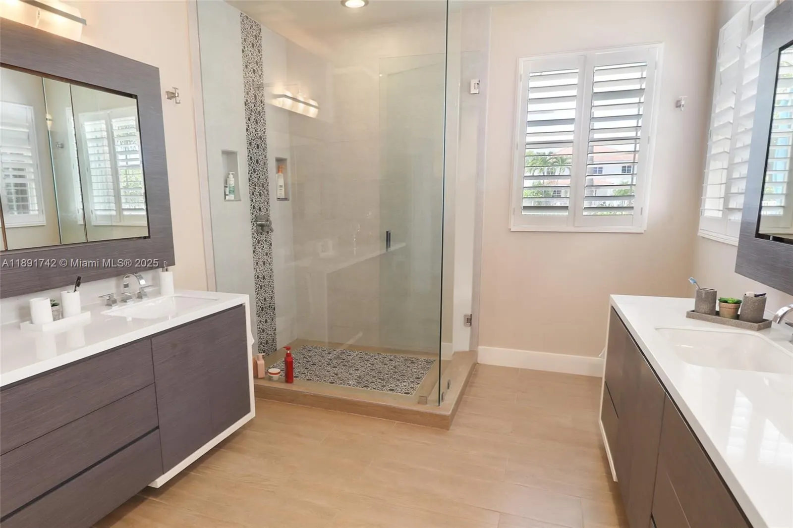 1600 Blue Jay Cir, #1