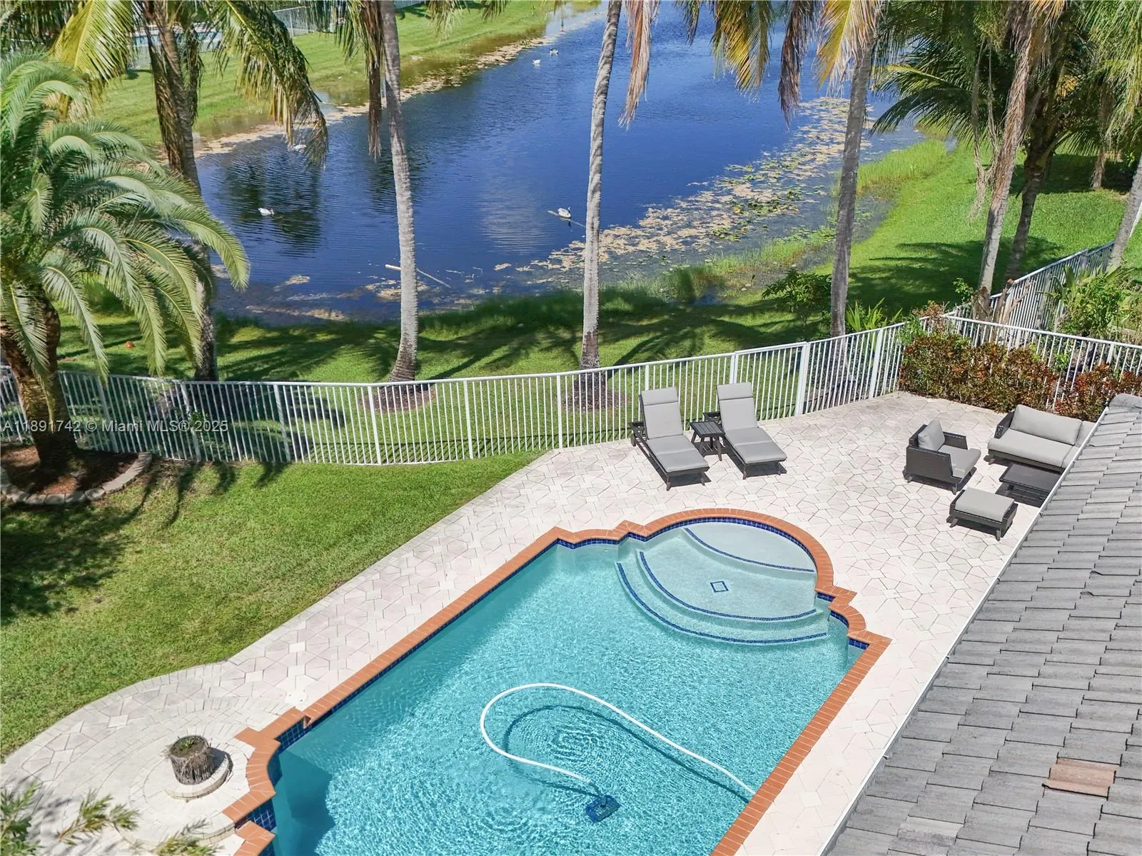 1600 Blue Jay Cir, #1