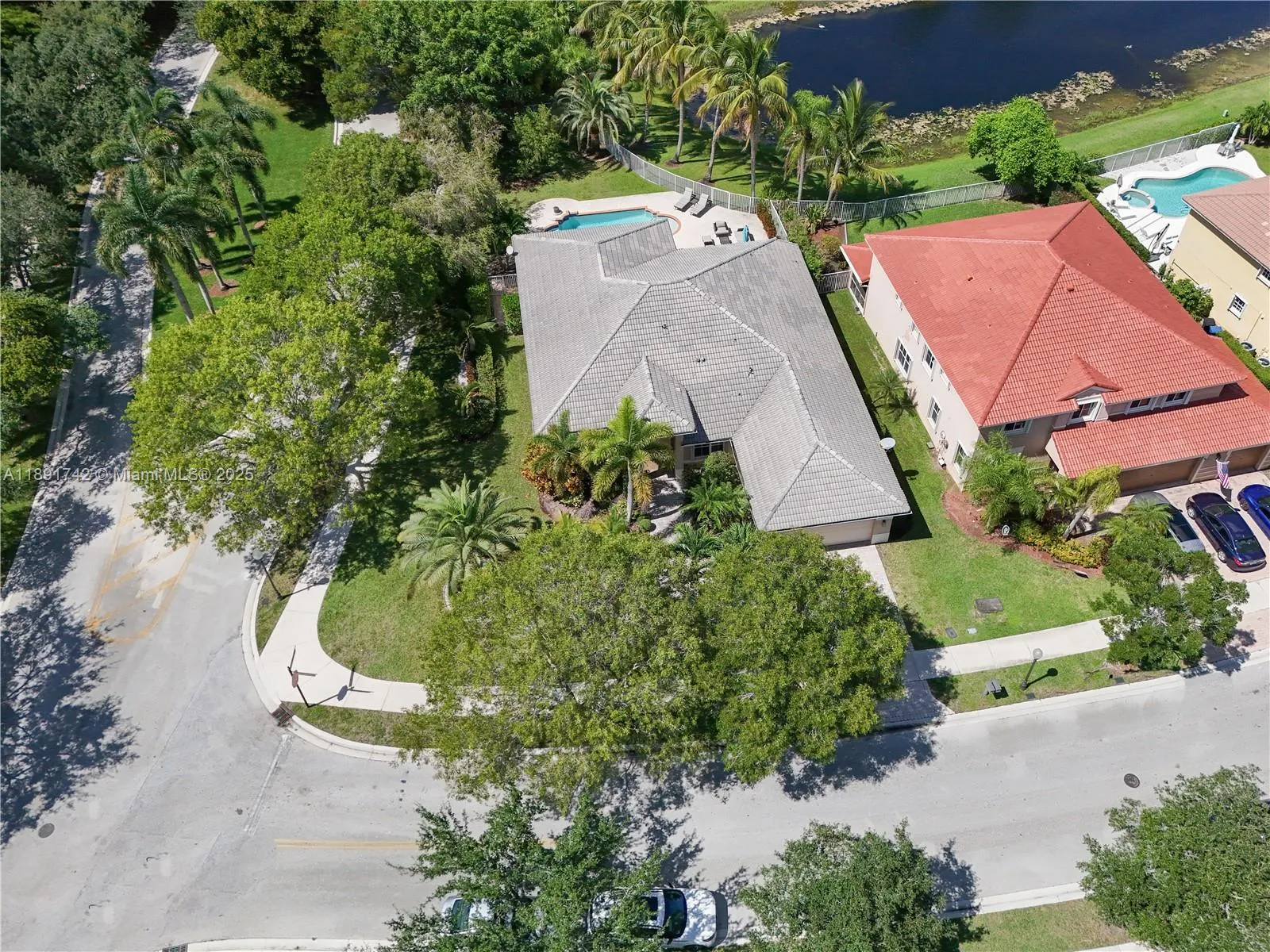 1600 Blue Jay Cir, #1