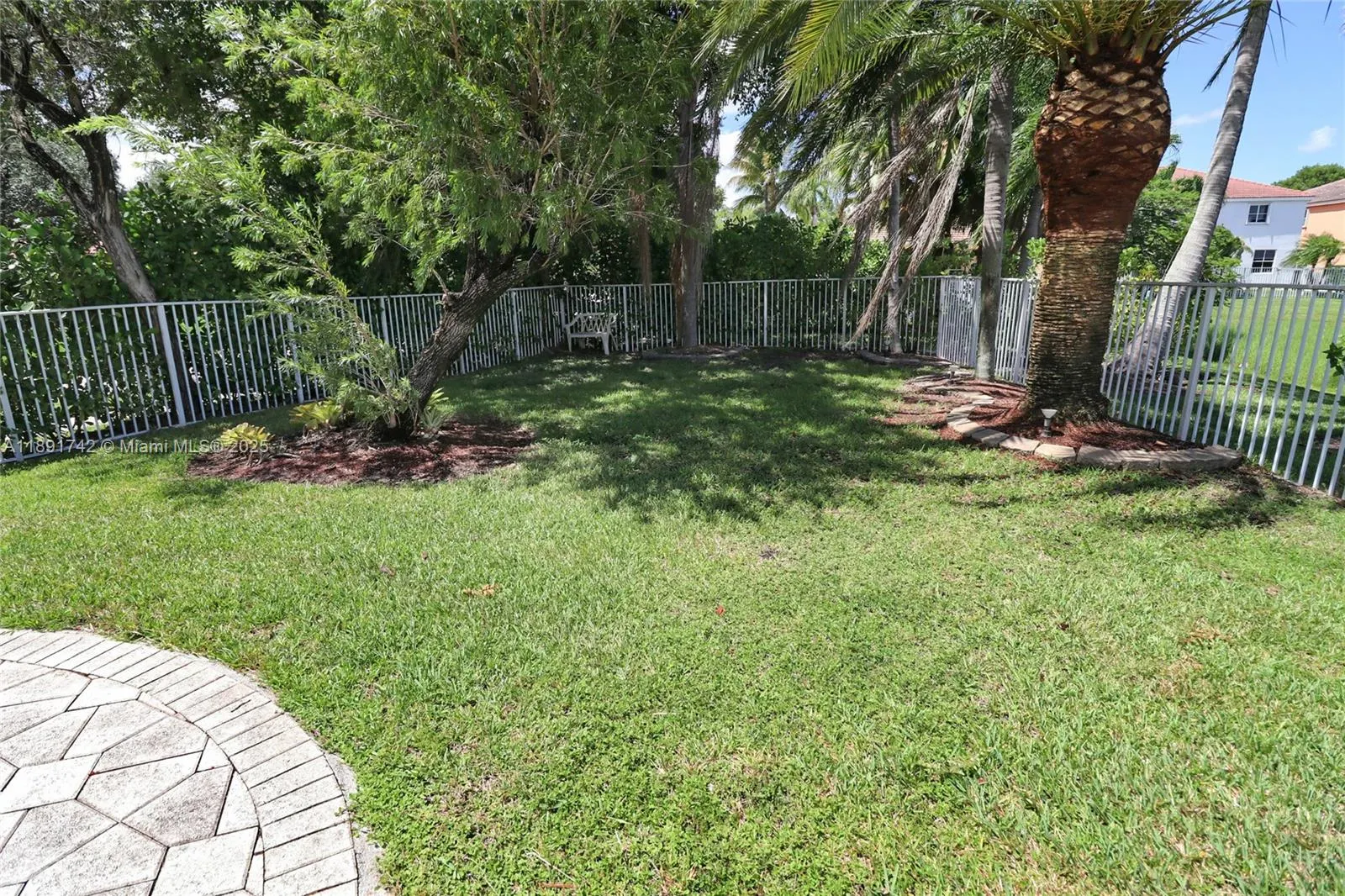 1600 Blue Jay Cir, #1