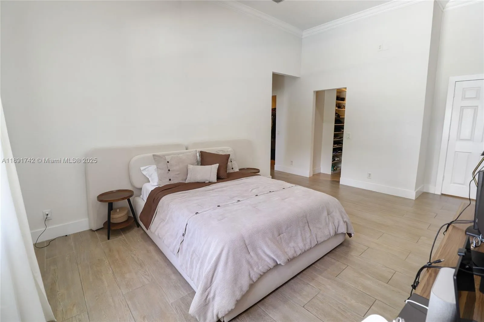 1600 Blue Jay Cir, #1
