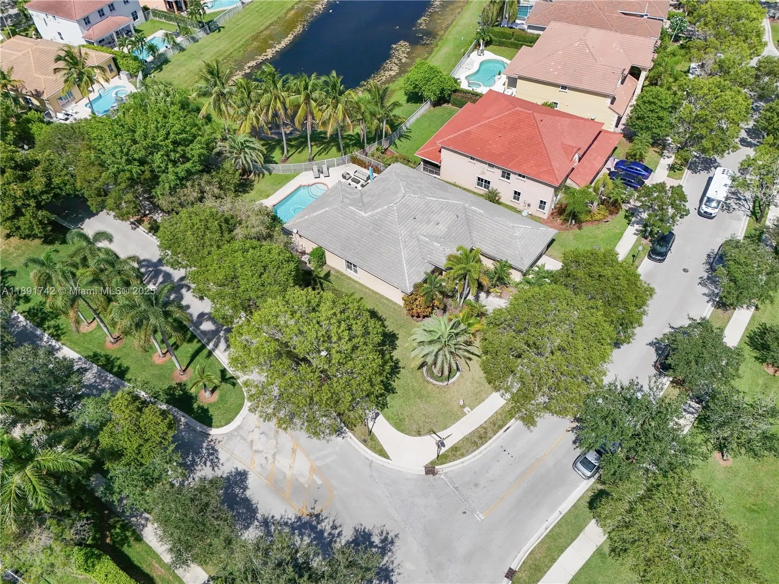 1600 Blue Jay Cir, #1